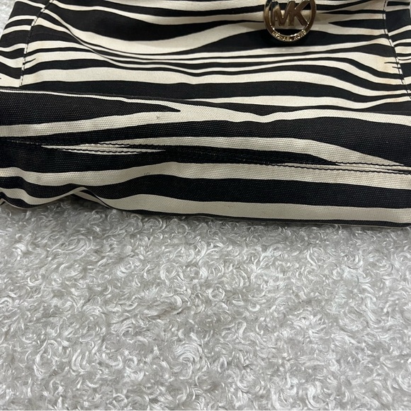 Michael Kors MK Canvas Tote in Zebra Print - Picture 16 of 16